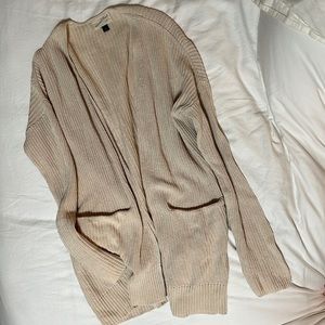 Knitted cardigan sweater